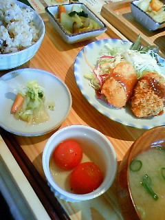 mumokuteki cafe